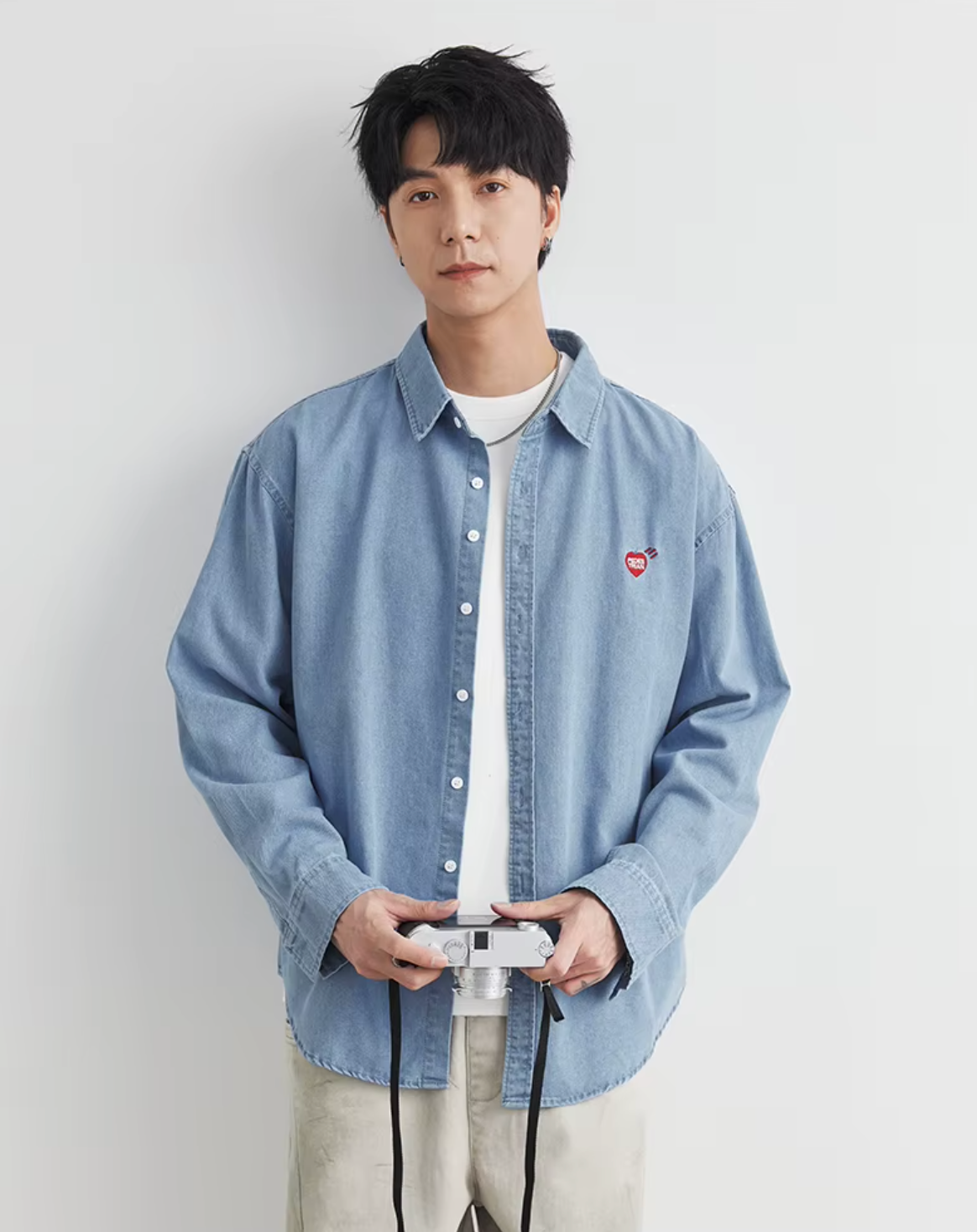 CHEMISE EN JEAN BRODÉE