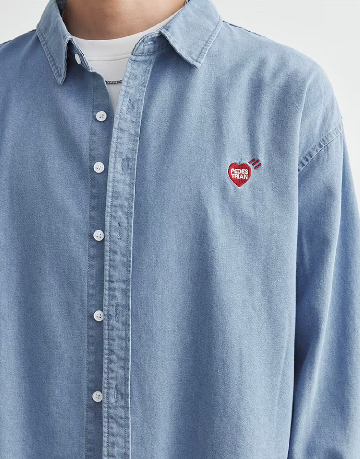 CHEMISE EN JEAN BRODÉE